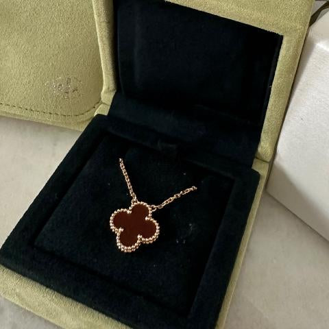 CLOVER PENDANT (RED)