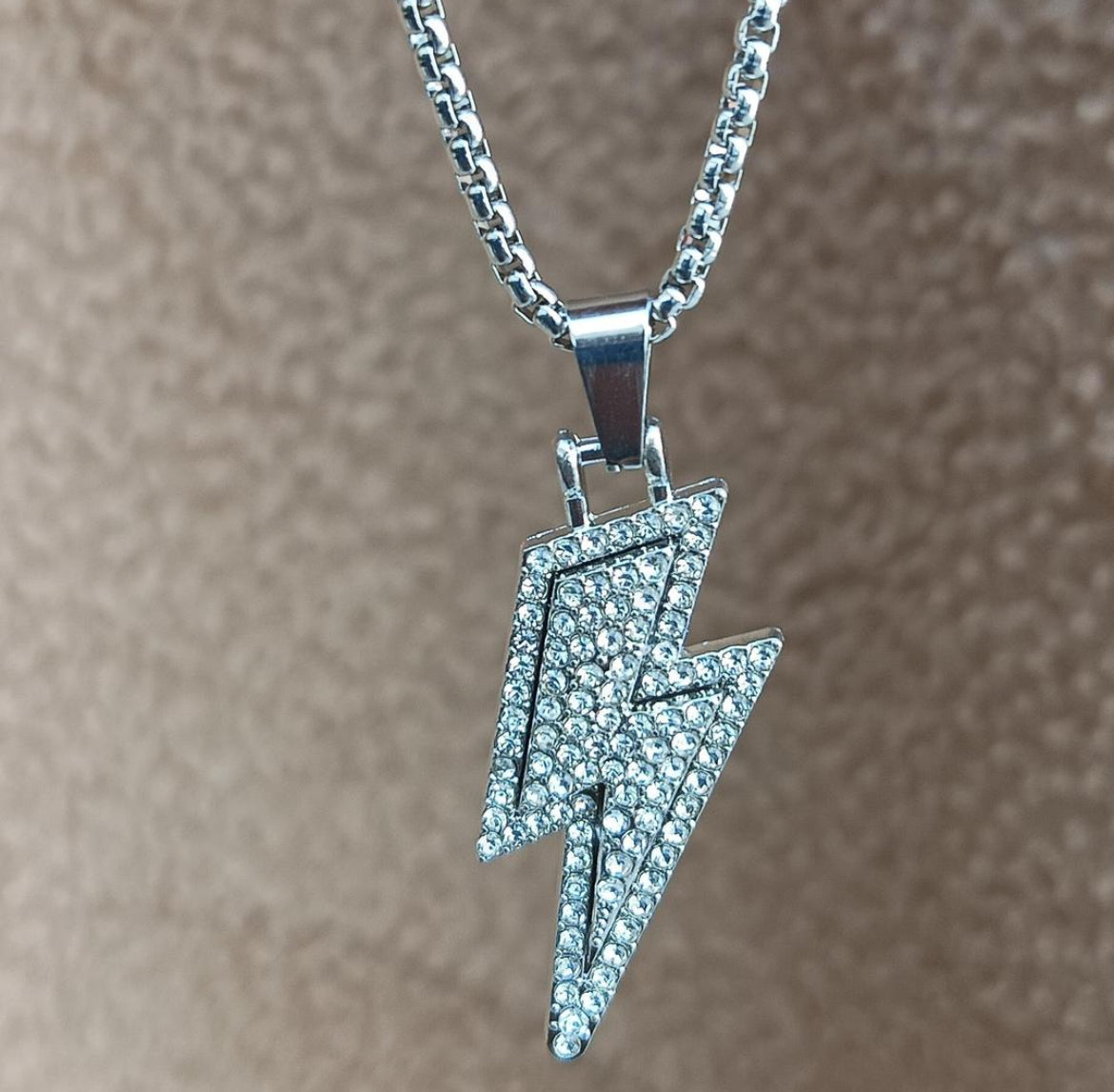 DETAILED BOLT PENDANT