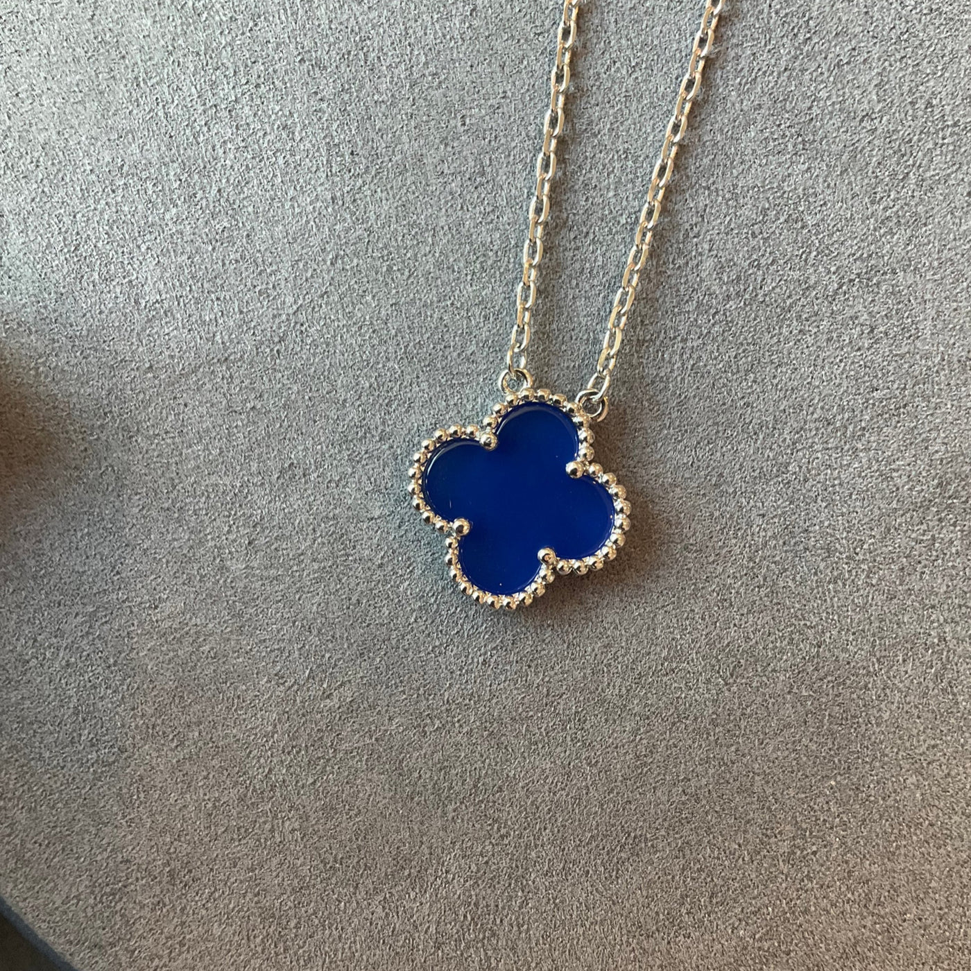 CLOVER PENDANT (BLUE)