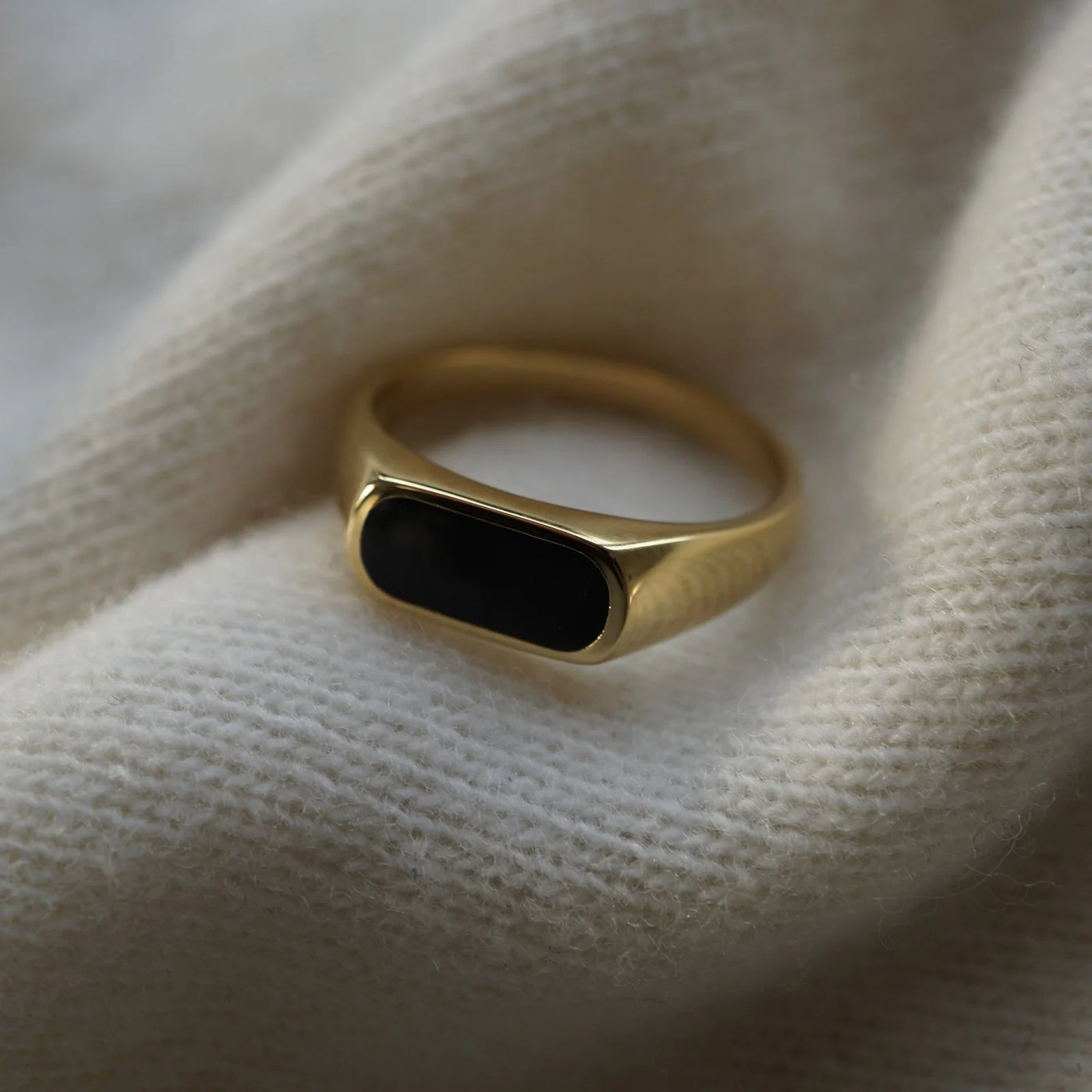 SIGNET RING (GOLD)