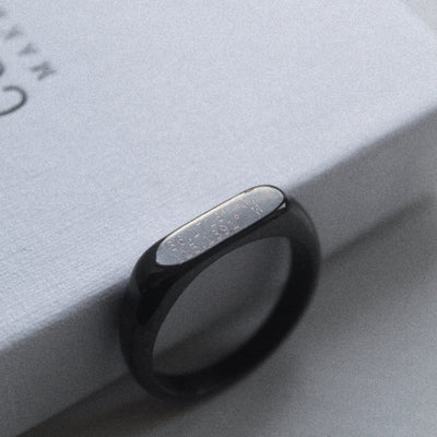 SIGNET RING (BLACK)