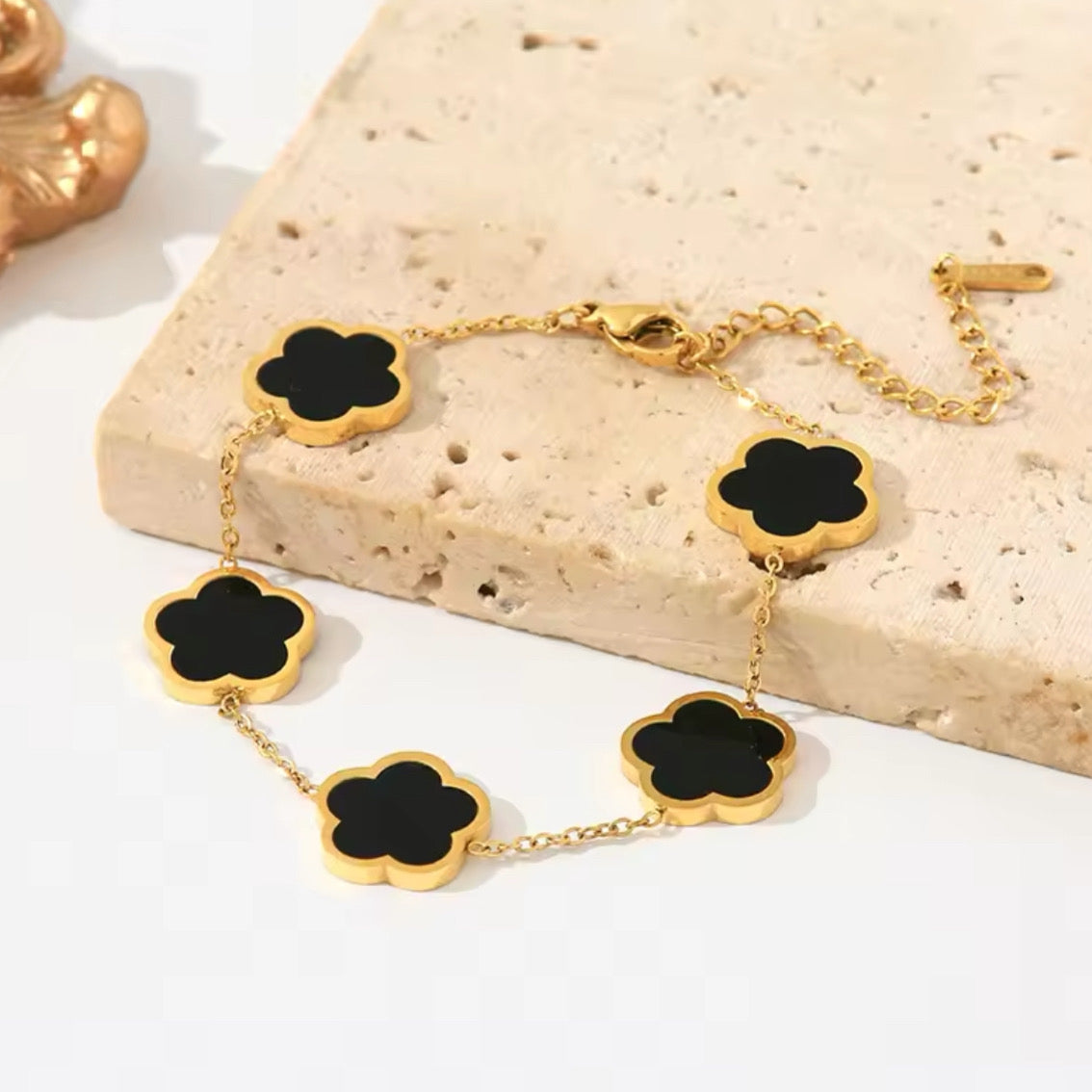 CLOVER BRACELET (BLACK)