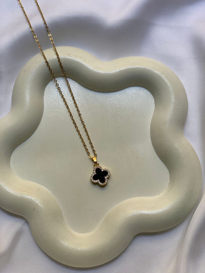 CLOVER PENDANT (BLACK)